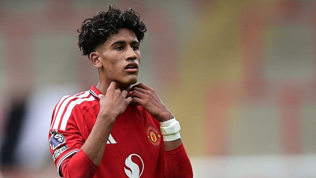Cuộc đối đầu chiến thuật nảy lửa giữa AC Milan và MU tại Cúp C2